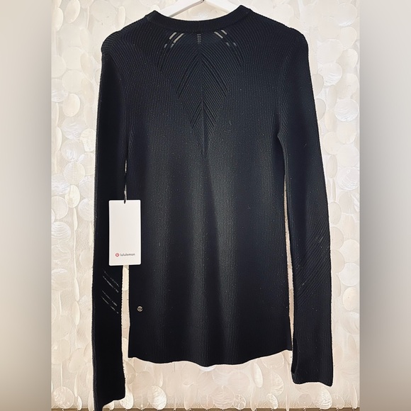 Lululemon Time To Restore Slim fit Hip length Cashmere blend Sweater Sz 2 Black - Picture 2 of 12